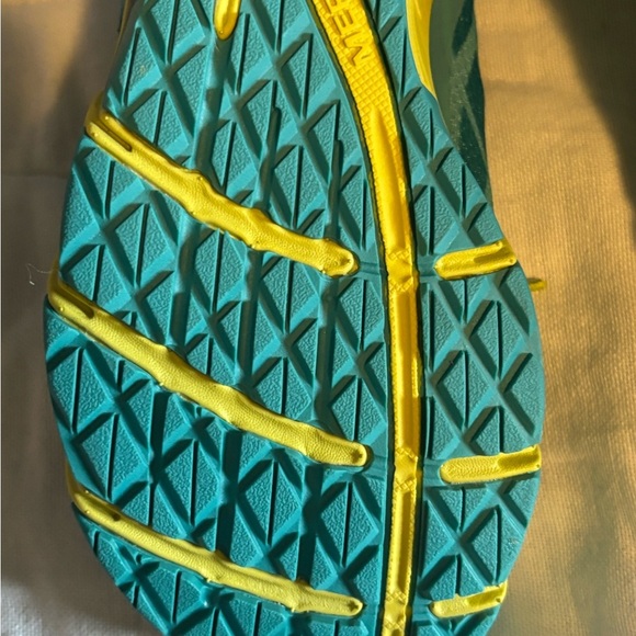Merrell Bare Access Tennis Shoes. Size 8 Teal/Yellow. - Picture 7 of 11